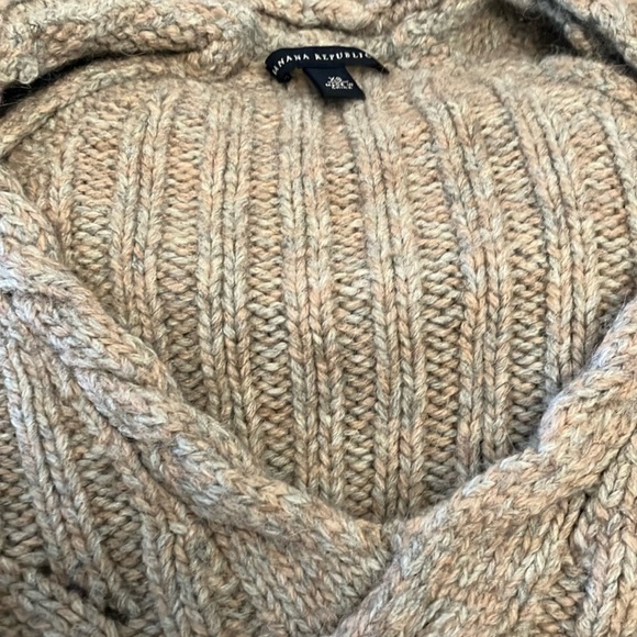 Banana Republic: Knit Sweater with braided collar short sleeves- Wool Blend- XS - Picture 6 of 16